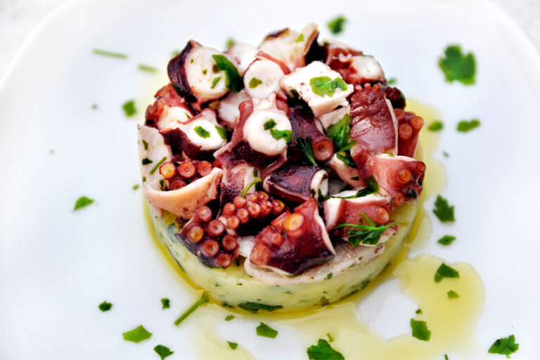 Recette de Poulpe Grillé à l'ail | Corse Marée